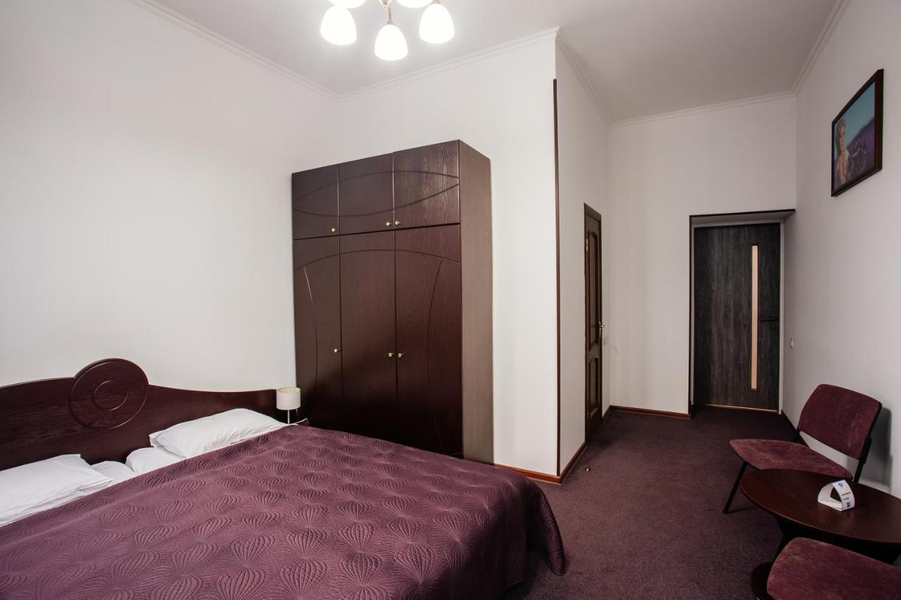 Discovery Hotel Лвив Екстериор снимка