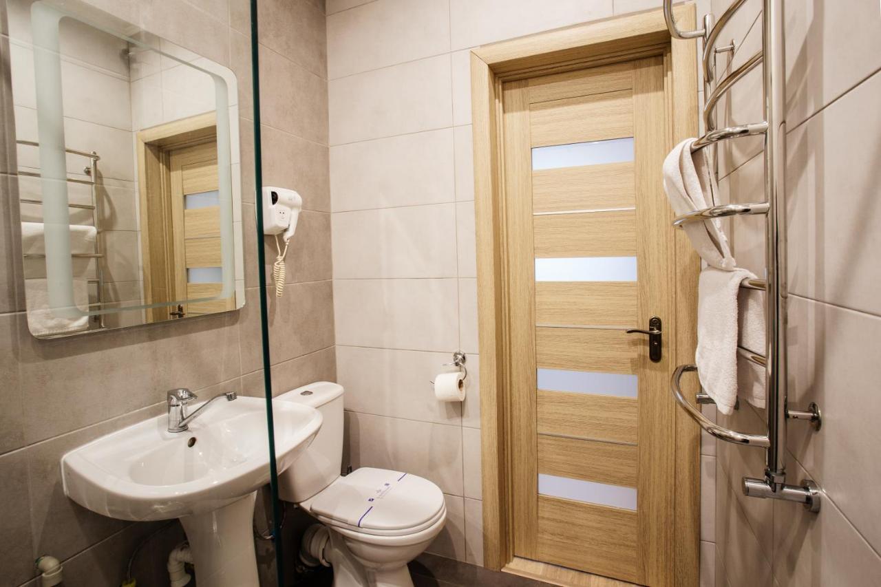 Discovery Hotel Лвив Екстериор снимка