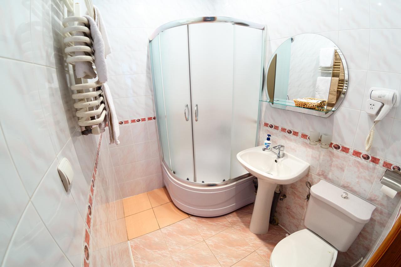 Discovery Hotel Лвив Екстериор снимка